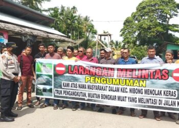 Protes Kerusakan Jalan Yang Semakin Parah, Warga Nibong Gelar Aksi