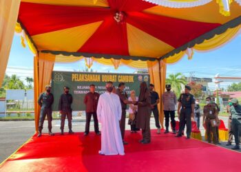 Kejari Aceh Utara Laksanakan Hukuman Cambuk Terhadap Terpidana Pelecehan Seksual