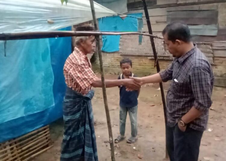 Dikunjungi Ketua DPRK Aceh Utara, Penghuni Rumah Plastik Segera Tempati Rumah Layak Huni