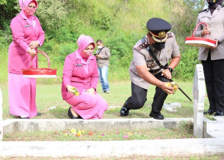 Peringati Hari Bhayangkara Ke -76, Polres Aceh Utara Ziarah TMP Blang Panyang