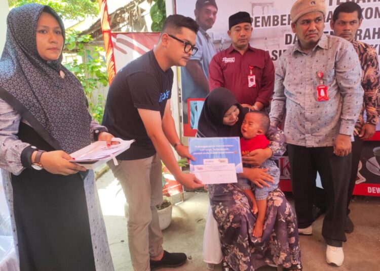 Elmansyur Peduli Salurkan Bantuan Sosial Dan Modal Usaha Untuk Warga Aceh Utara