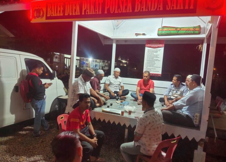 Balee Duek Pakat Polsek Banda Sakti Selesaikan Permasalahan Tapal Batas Desa