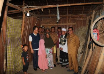 Anggota DPRA Tantawi Bersama Pj Bupati Aceh Utara Tinjau RTLH di Sawang