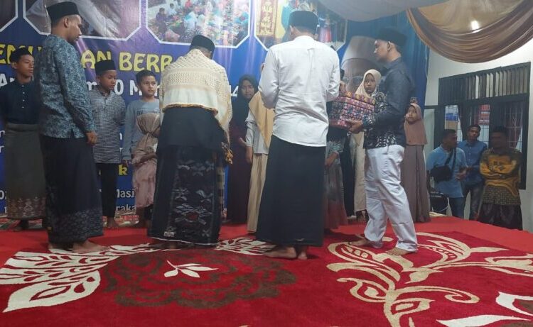 Masjid Jamik Baiturrahim Samudera Santuni Ratusan Anak Yatim