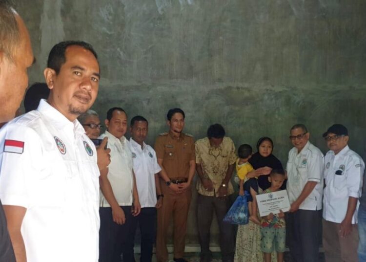 TPP Aceh Hebat Serahkan Dana Sosial Kepada Keluarga Pendamping Desa