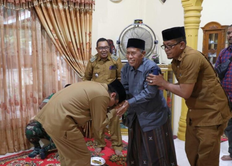 Blusukan di Kecamatan Langkahan, Pj Bupati Aceh Utara Silaturahmi ke Dayah Lueng Angen
