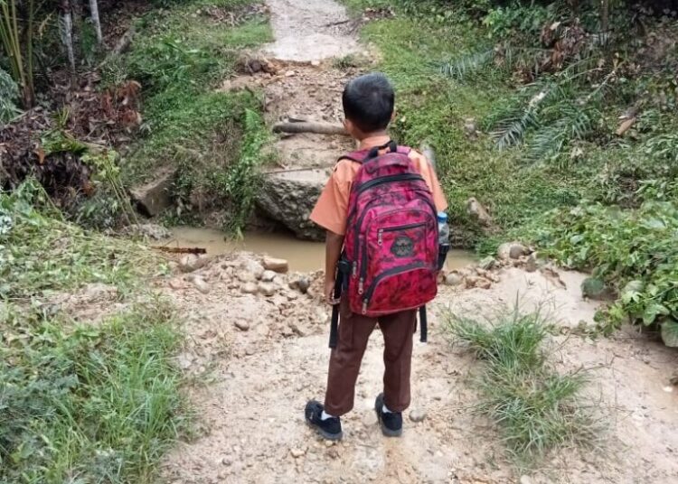 Jembatan Penghubung di Kecamatan Langkahan Aceh Utara Putus Akibat Banjir