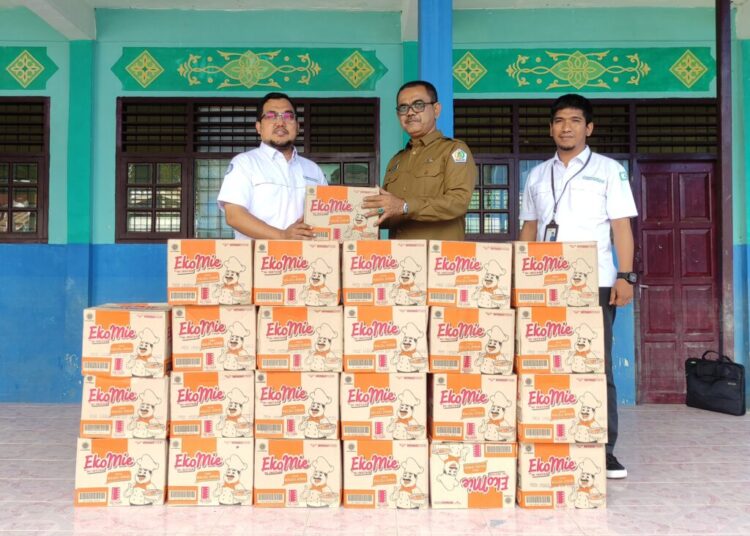 BPJS Kesehatan Serahkan Bantuan Kebencanaan Kepada Dinas Sosial Aceh Utara