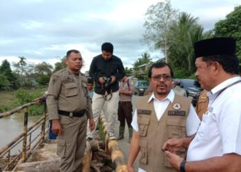 Jembatan Parang Sikureung Matangkuli Tersumbat, Pj Bupati Minta PT PGE dan Dinas Segera Bersihkan