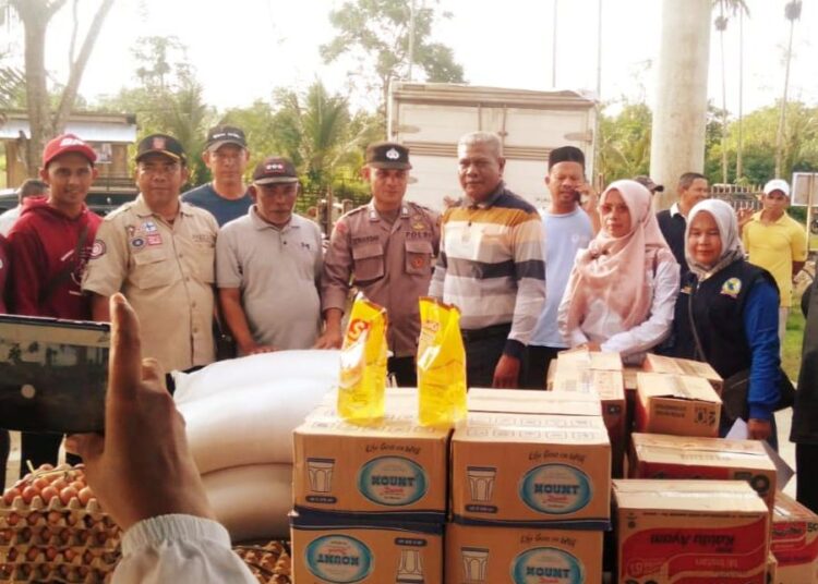 Anggota DPRK Aceh Utara Dampingi Penyerahan Bantuan untuk Korban Banjir