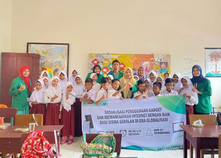 Mahasiswa KKNT Unimal Sosialisasi Pemanfaatan Gawai dan Internet untuk Pendidikan
