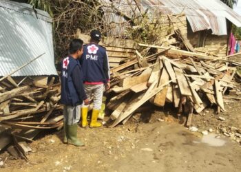 Relawan PMI Aceh Utara Dikerahkan ke Lokasi Banjir Terparah di Kecamatan Langkahan