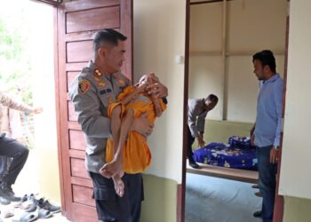 Penderita Lumpuh Layu di Baktiya Barat Terima Program Bedah Rumah Polres Aceh Utara