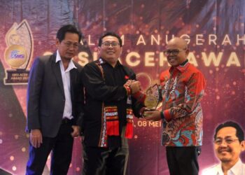 Pj Bupati Aceh Utara Terima Award dari SMSI Kategori Kepala Daerah Penggerak Pembangunan