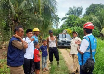 Pasang Tiang Listrik di Langkahan, Anggota DPRK Aceh Utara dari PKS Apresiasi PLN Aceh