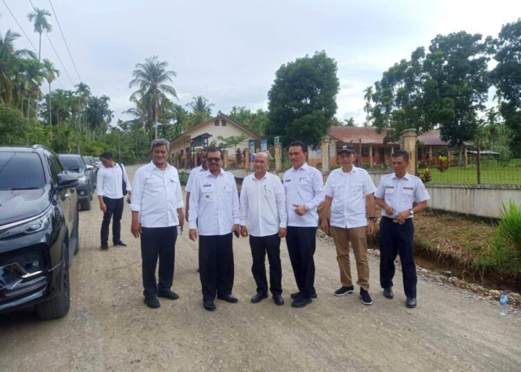 Pj Bupati Aceh Utara Tinjau Perbaikan Jalan Alue Beukah-Keude Seumirah Sepanjang 3,4 Kilometer