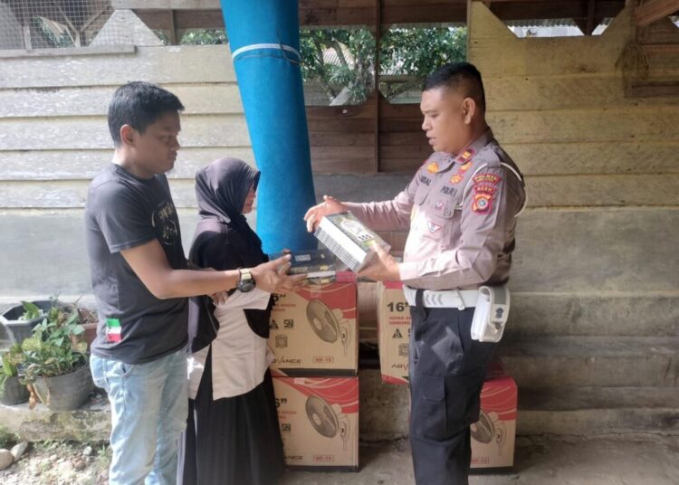 Polres Aceh Utara Serahkan Bantuan ke Balai Pengajian di Cot Girek