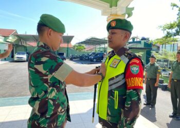 Dandim Aceh Utara Serahkan 100 Rompi untuk Babinsa