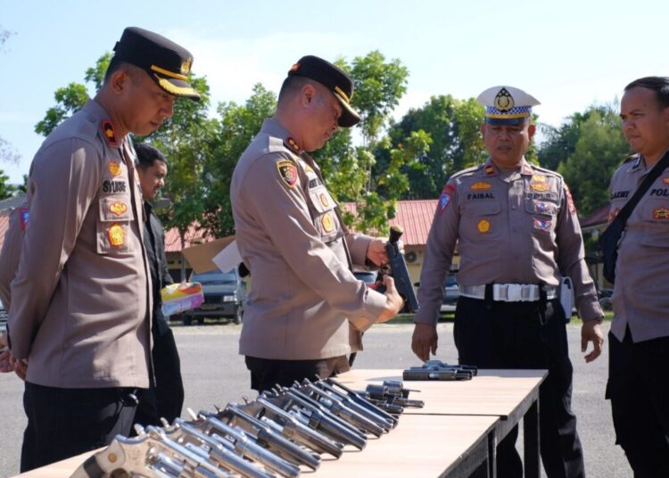 Bersiap Hadapi Pemilu 2024, Kapolres Aceh Utara Cek Ranmor dan Senpi Personel