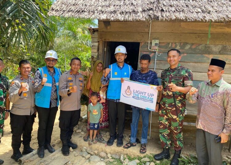 Terobos Pedalaman Aceh Utara, Kodim Gandeng PLN Pasang Listrik Gratis untuk Warga Cot Girek