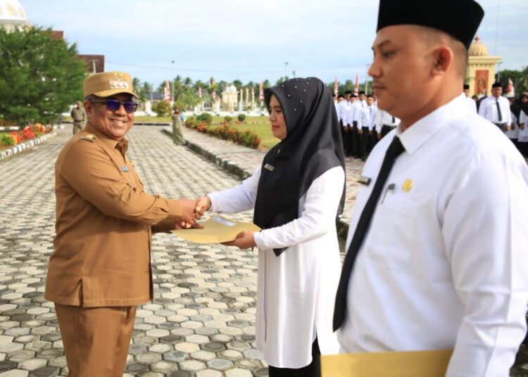 Pj Bupati Aceh Utara Serahkan SK Pengangkatan 277 Pegawai PPPK