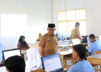 Pantau Asesmen Nasional, Sekda Aceh Utara Kunjungi SMAN 1 Lhoksukon