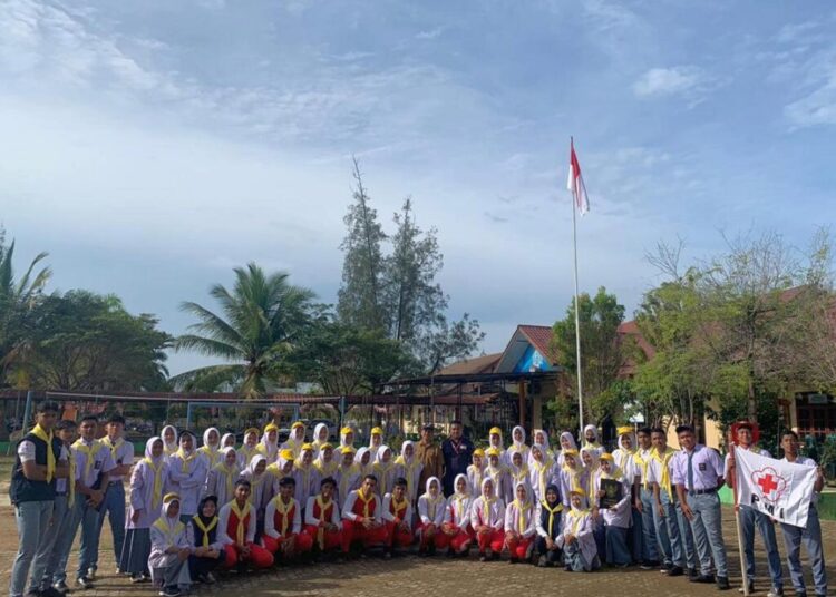 Bangun Empati dalam Jiwa Remaja, PMR SMAN 1 Matangkuli Gelar Upacara HUT ke-78 PMI