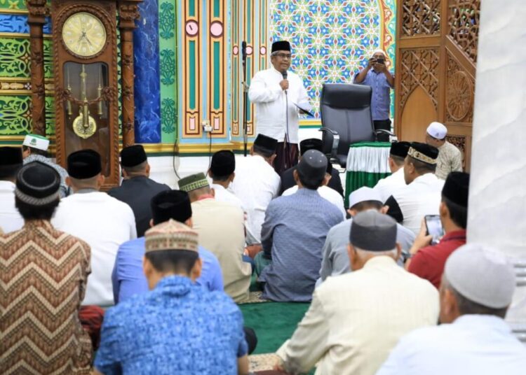 Hadiri Peringatan Maulid di Masjid Bujang Salim, Pj Bupati Ingatkan tentang Kepedulian