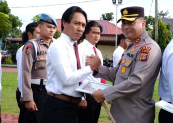 Ungkap Kasus Ladang Ganja 5 Hektare, 15 Personel Satres Narkoba Diganjar Penghargaan Kapolres Aceh Utara