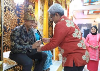 Prosesi Peusijuek Warnai Lepas Sambut Dandim 0103/Aceh Utara