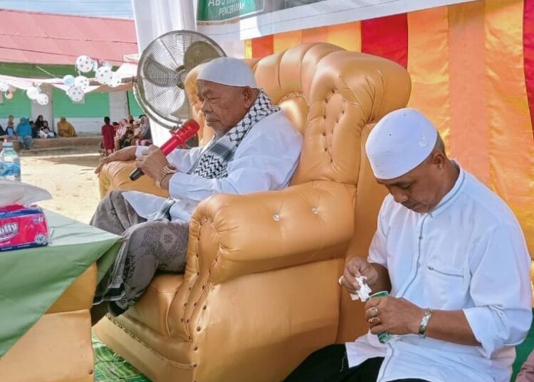 Abu Paya Pasi Isi Ceramah Maulid di Dayah Raudhatul Ulum Nibong