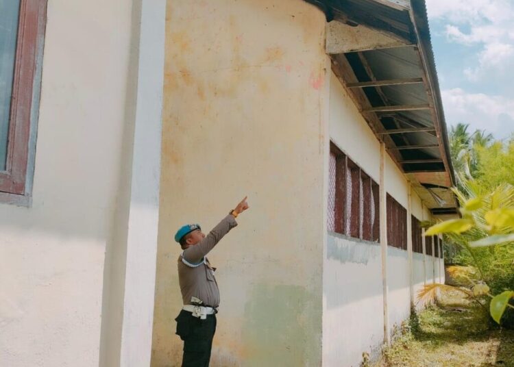 Gegara Bakar Sampah, SDN 13 Tanah Jambo Aye Terbakar