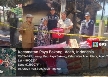 Dinas Sosial PPPA Aceh Utara Bantu Korban Kebakaran di Paya Bakong