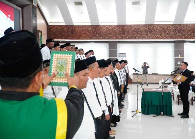 81 Panwaslihcam Aceh Utara Dilantik, Pj Bupati Ingatkan Tidak Terlibat Politik Praktis