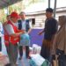 Pengurus PMI Aceh Utara menyerahkan bantuan kepada keluarga korban kebakaran di Kampung Bantan, Kecamatan Cot Girek