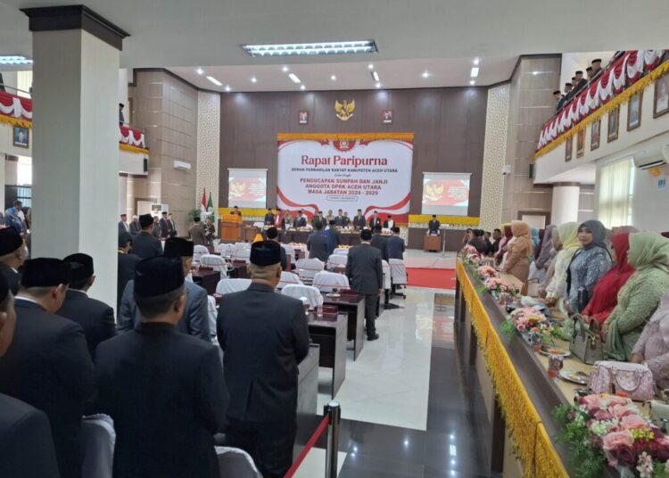 Pelantikan Anggota Dewan Perwakilan Rakyat Kabupaten (DPRK) Aceh Utara masa jabatan 2024-2029 dalam Rapat Paripurna di kantor DPRK setempat, Landing, Lhoksukon.
