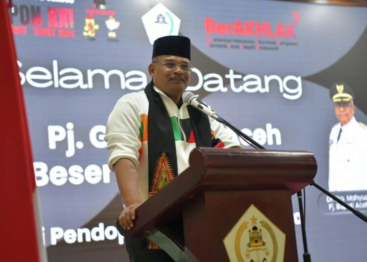 Penjabat Gubernur Aceh, Safrizal ZA, saat menyampaikan sambutan dalam ramah-tamah di Pendopo Bupati Aceh Utara, Lhokseumawe, Sabtu (21/9/2024).