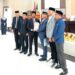 Paslon Bupati dan Wakil Bupati Aceh Utara H. Ismail A Jalil SE MM (Ayah Wa) dan Tarmizi Panyang S.I.Kom (Panyang), menyerahkan dokumen visi dan misi kepada Ketua Sementara DPRK Aceh Utara Bukhari SE, dalam sidang paripurna istimewa DPRK, Rabu, (25/9/2024)