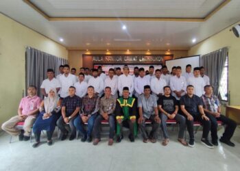 Pelantikan Pengawas Tempat Pemungutan Suara (PTPS) se-Kecamatan Lhoksukon, Kabupaten Aceh Utara, berlangsung di aula kantor Camat Lhoksukon, Minggu (3/11/2024).