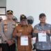 Pengawasan kegiatan sortir dan pelipatan surat suara di gudang logistik KIP Aceh Utara, Gampong Alue Drien, Kecamatan Lhoksukon, Minggu (3/11/2024).