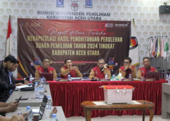 Rekapitulasi hasil penghitungan suara untuk Pemilihan Bupati dan Wakil Bupati Aceh Utara serta Pemilihan Gubernur dan Wakil Gubernur Aceh di Aula Kantor KIP Aceh Utara, Lhoksukon. Foto: Humas
