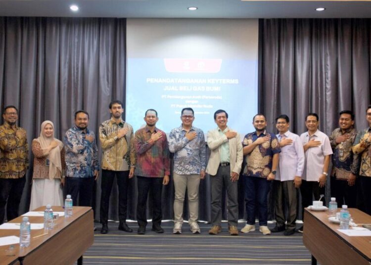Penandatanganan Keyterms Perjanjian Jual Beli Gas Bumi Wilayah Kerja (WK) B antara PT Pupuk Iskandar Muda (PIM) dan PT Pembangunan Aceh (PEMA) di Banda Aceh, Senin (23/12/2024). Foto: Dok. Humas PIM