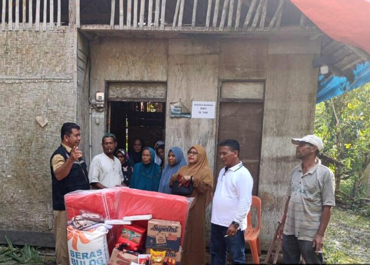 Pemkab Aceh Utara Salurkan Bantuan bagi Keluarga Bocah Tenggelam Dalam Sumur di Tanah Luas