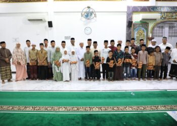 Safari Ramadhan Pemkab Aceh Utara: Bupati Serahkan Santunan Anak Yatim dan Bantuan Sajadah untuk Masjid Murthada