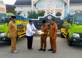 Bupati Aceh Utara Terima 2 Unit Mobil Tangki dan 1.177 Septik Tank Senilai Lebih Rp30 Miliar