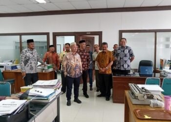 Bupati Ayahwa dan Wabup Tarmizi Panyang Monitoring Kehadiran Pegawai