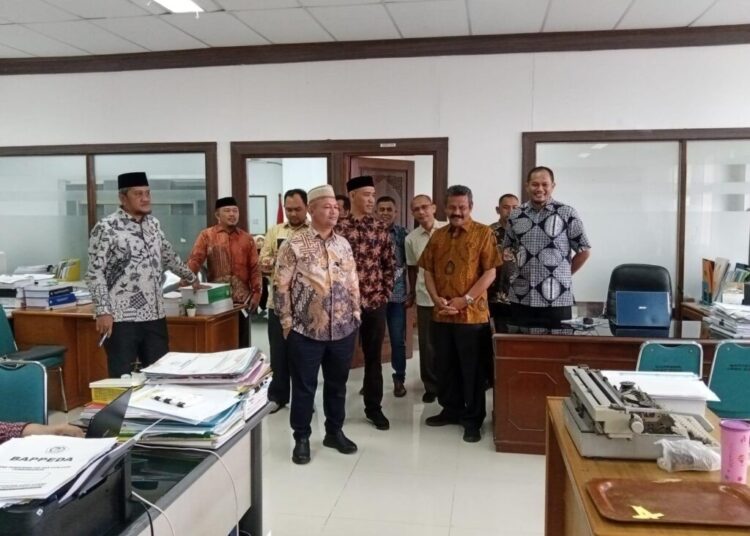 Bupati Ayahwa dan Wabup Tarmizi Panyang Monitoring Kehadiran Pegawai