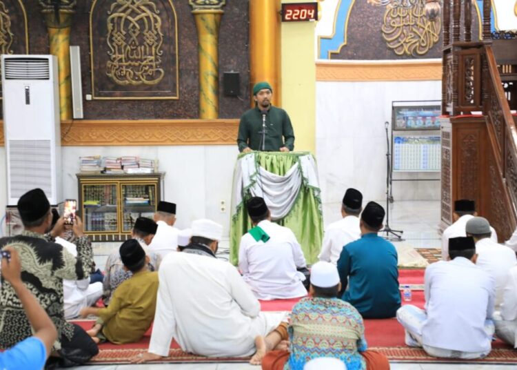 Peringati Malam Nuzulul Qur’an, Bupati Ayahwa Buka Puasa Bersama Masyarakat di Masjid Baiturrahim Lhoksukon