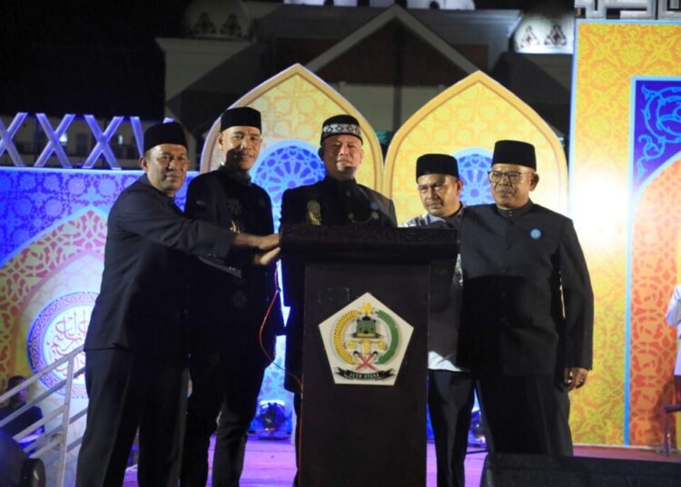 Ribuan Masyarakat Penuhi Lapangan Landing, Semarakkan Pembukaan MTQ ke-35 Aceh Utara