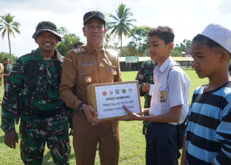 Wakil Bupati Aceh Utara Tarmizi (Panyang) bersama Dandim 0103/Aceh Utara Letkol Kav Makhyar